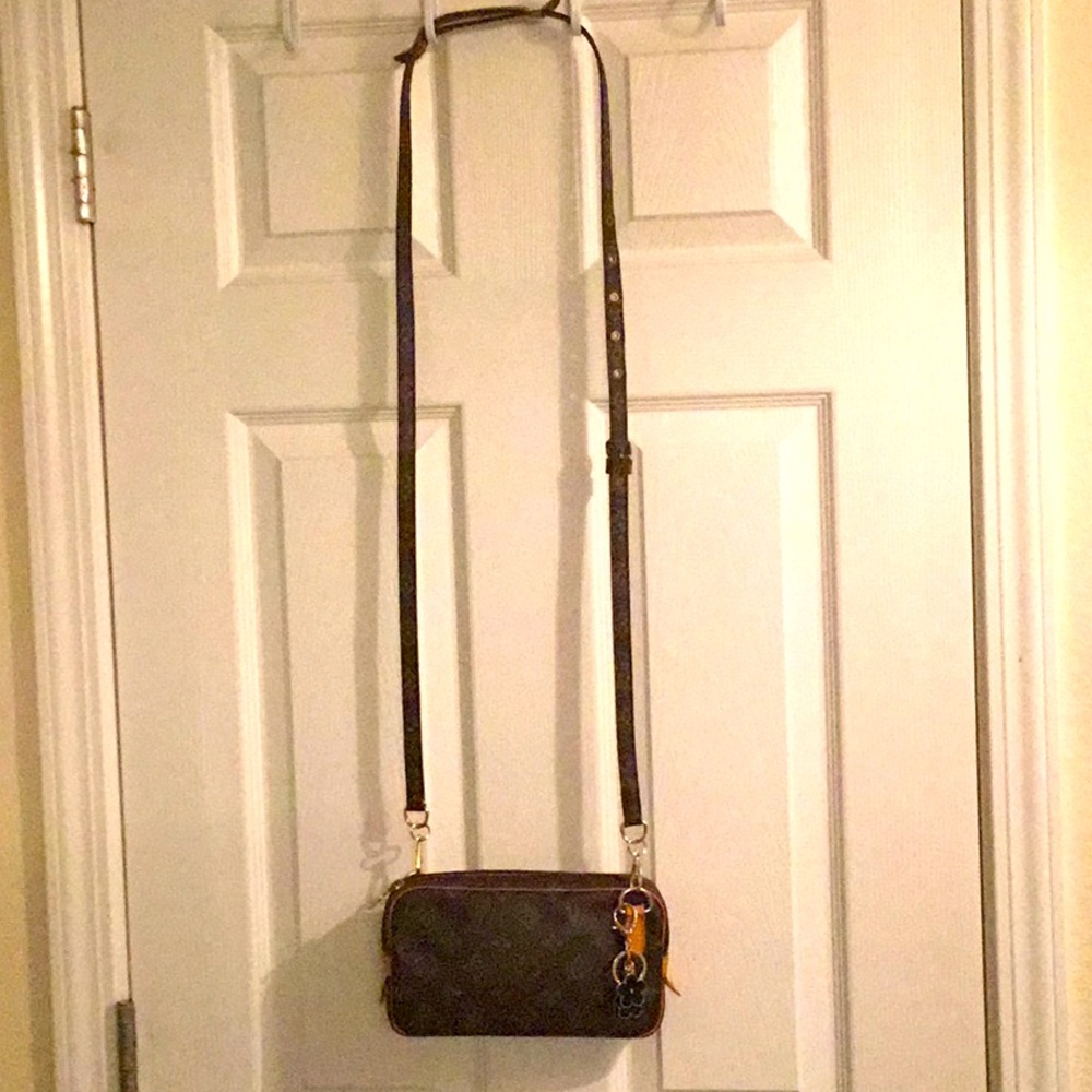 💯% real LOUIS VUITTON, crossbody/ cosmetic Monogram bag🦋 - Picture 4 of 6